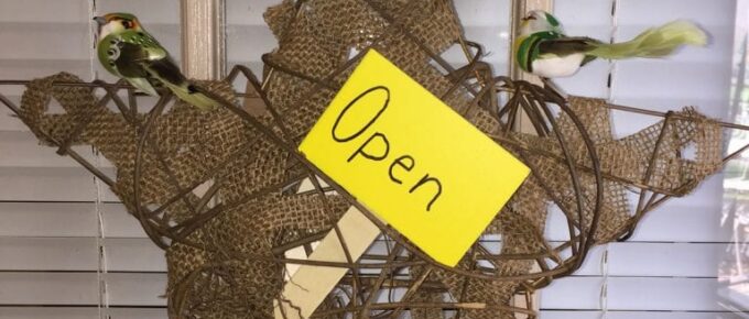 DIY Open and Closed Door Hanging Wreath