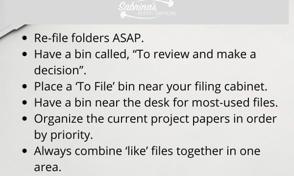 8 Ways to Keep Your Desk Clear of Clutter Forever